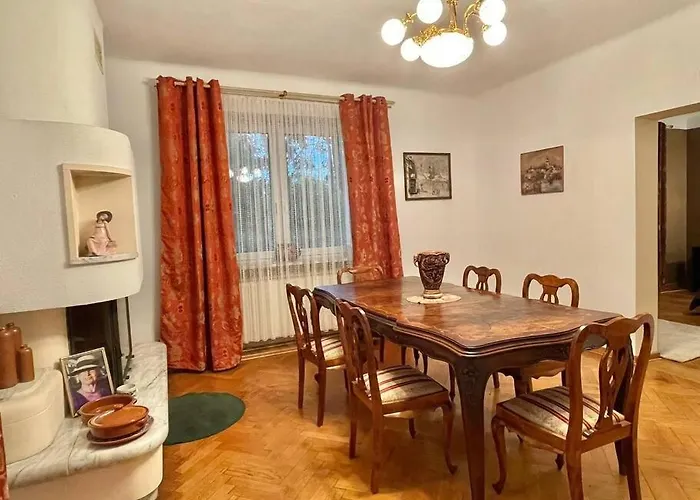 Beautiful Villa With Garden In Milanowek