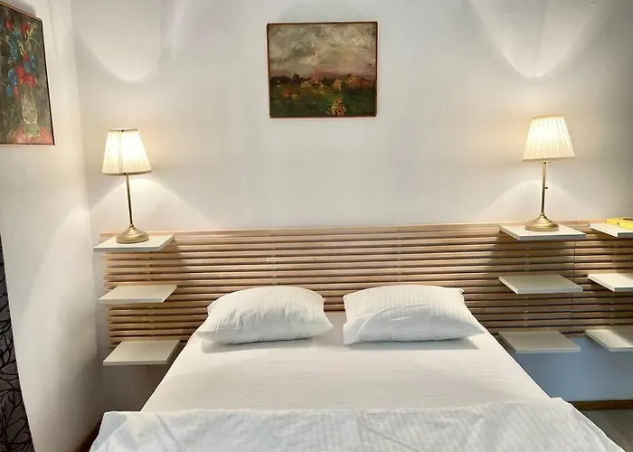 Beautiful Villa With Garden In Milanowek