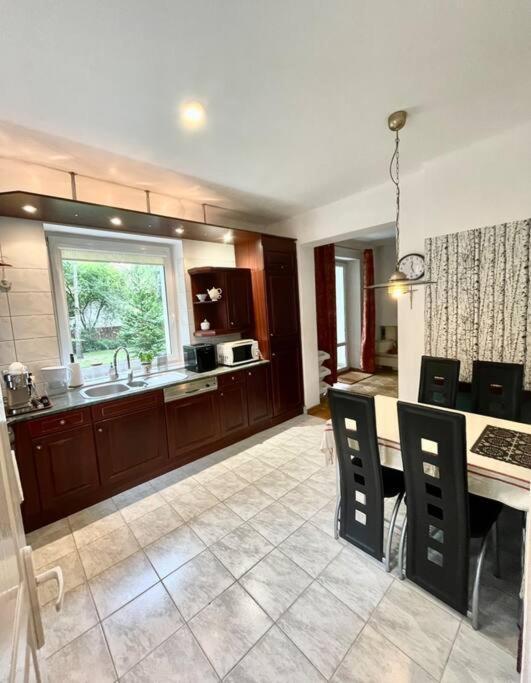 Beautiful With Garden In Milanowek