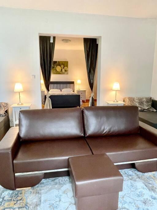 Beautiful With Garden In Villa Milanowek